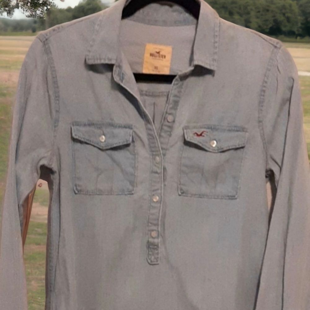 HOLLISTER DENIM SHIRT